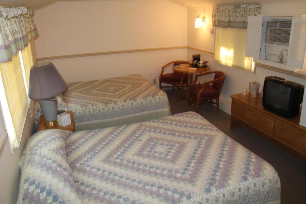 Twin Lakes - Hurley Villa Room photo